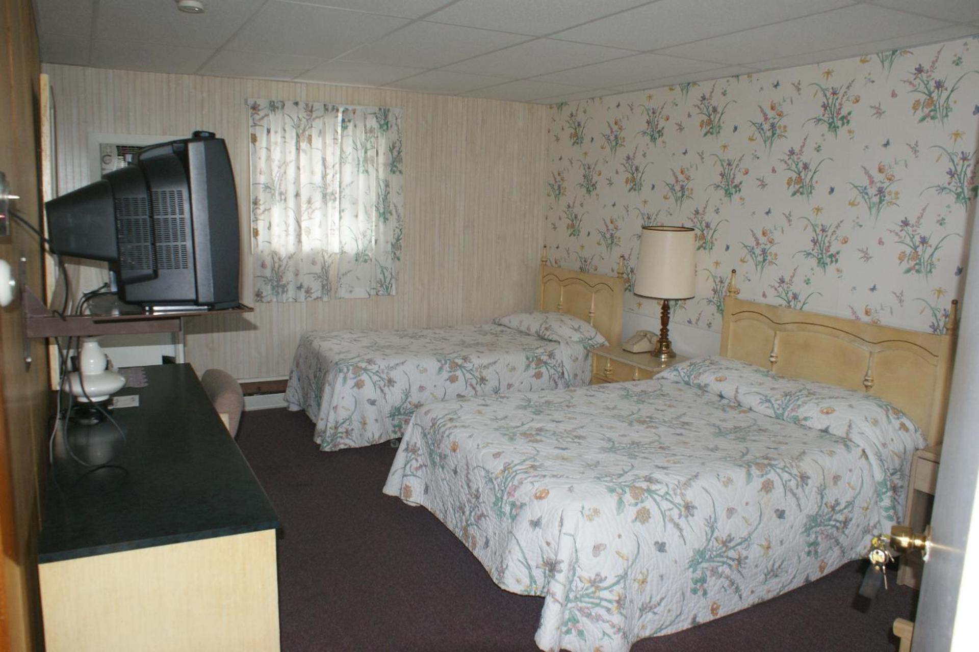 Northern Peaks Motor Inn Gorham Bagian luar foto